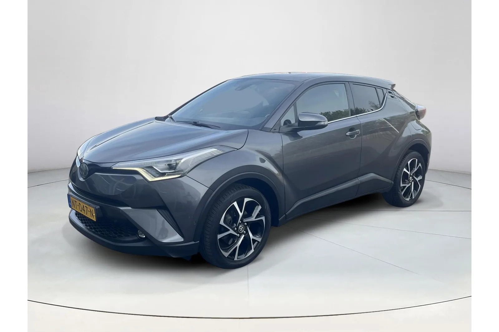 Toyota C-HR (2017) — foto 1