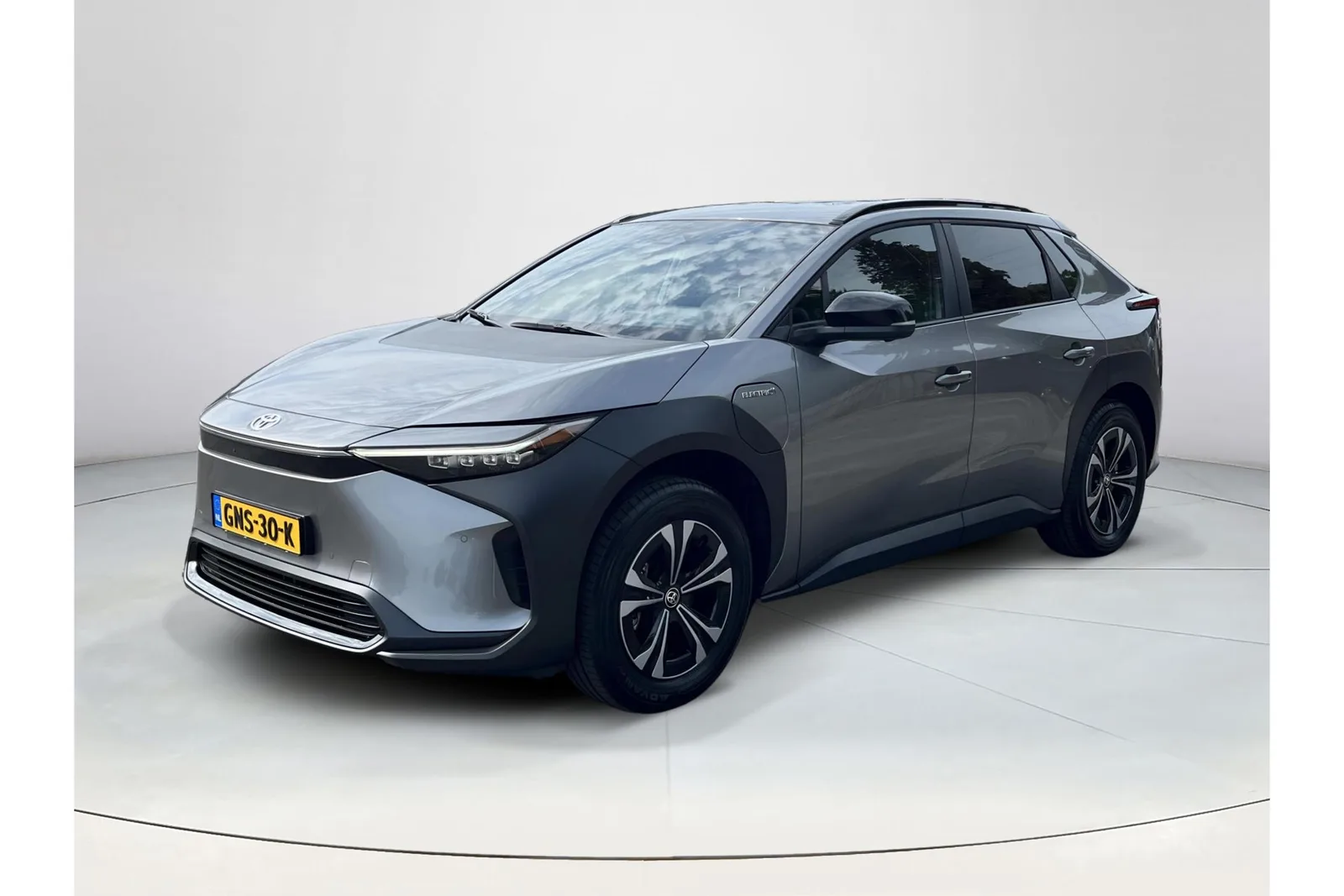 Toyota bZ4X (2024) — foto 1