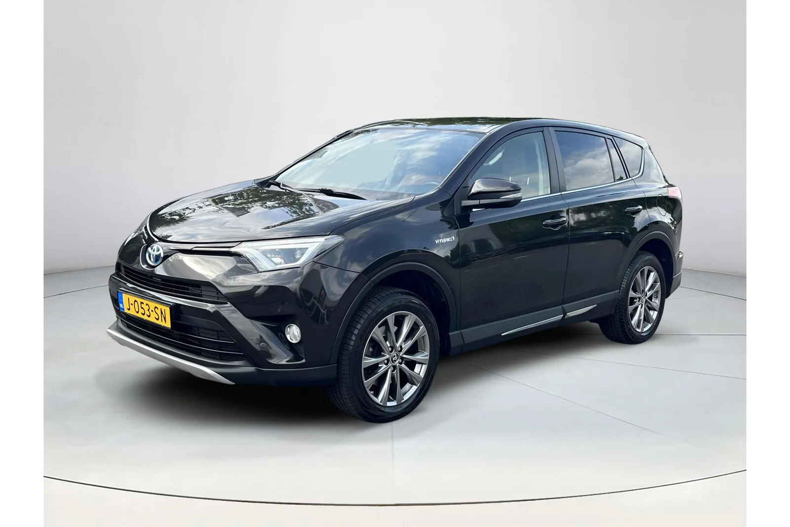 Toyota RAV4 (2016) — foto 1
