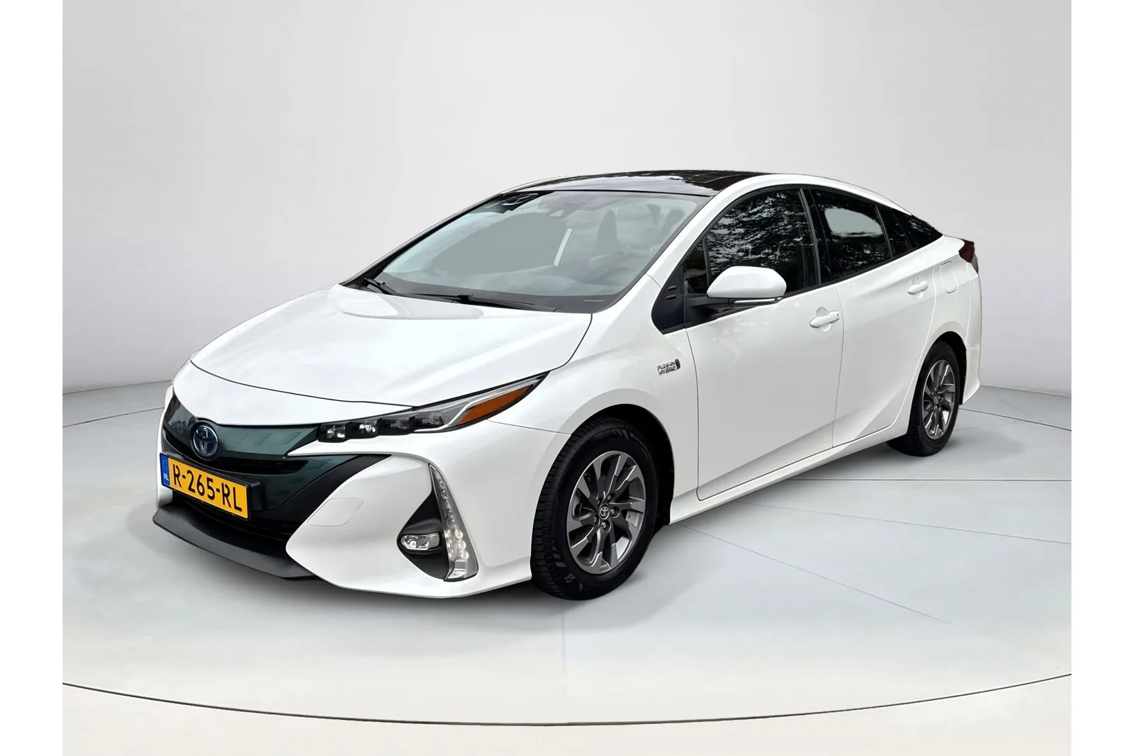 Toyota Prius (2018) — foto 1