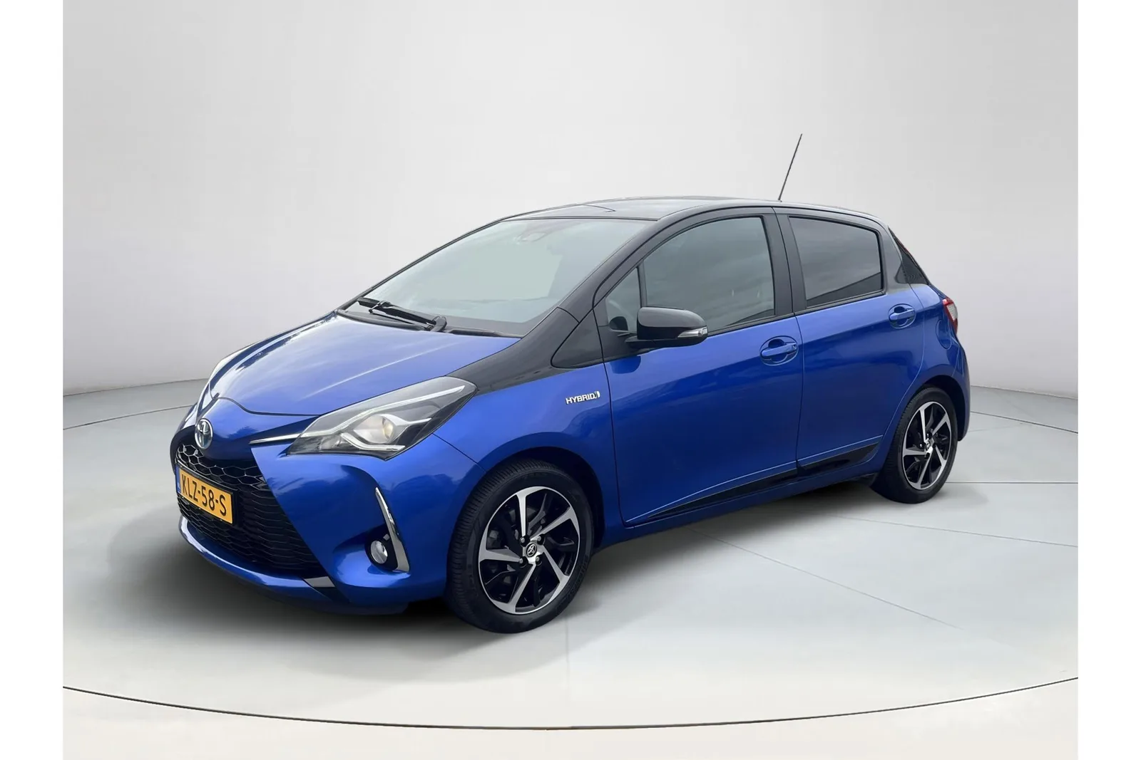Toyota Yaris (2017) — foto 1