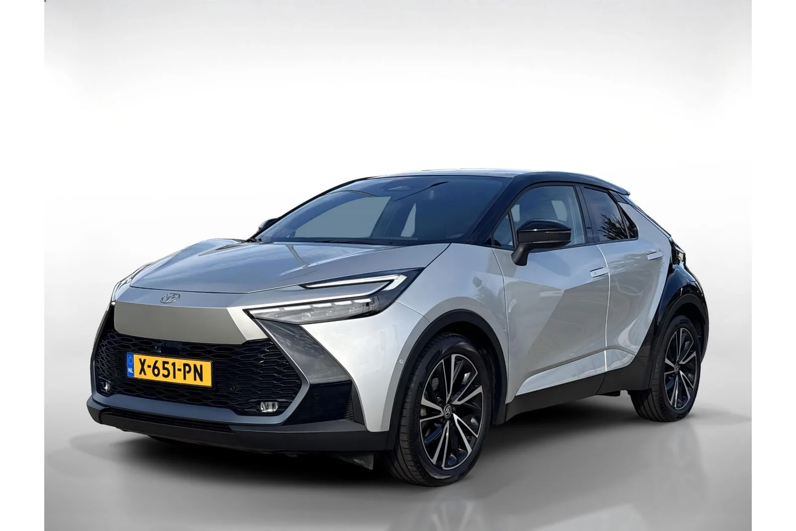 Toyota C-HR (2024) — foto 1