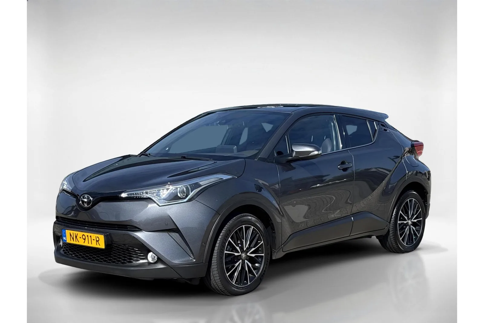 Toyota C-HR (2017) — foto 1