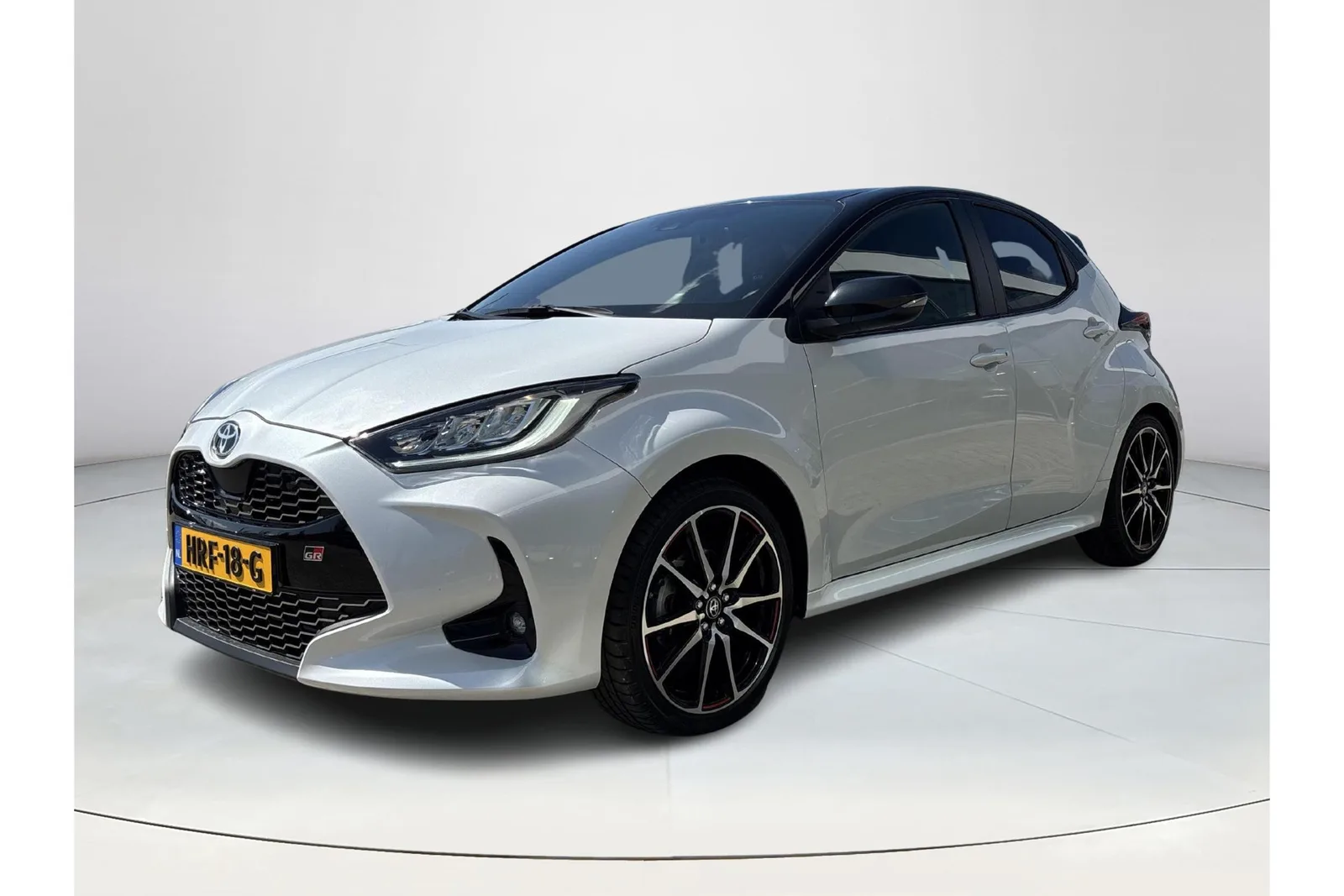 Toyota Yaris (2024) — foto 1