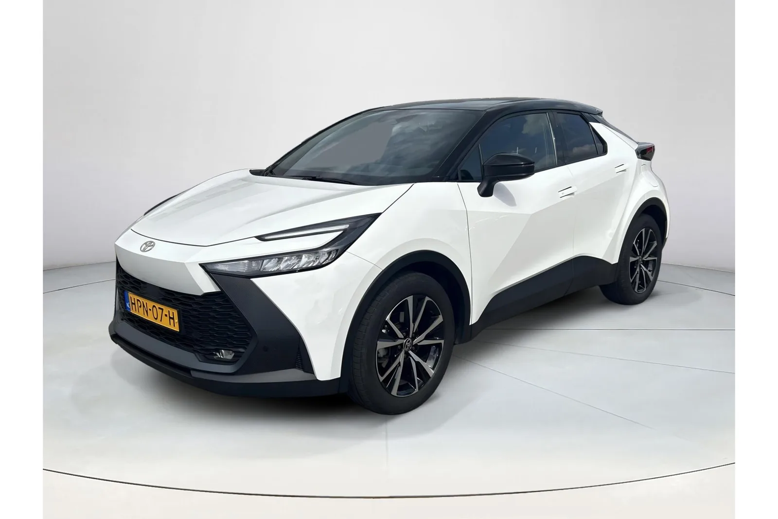 Toyota C-HR (2025) — foto 1