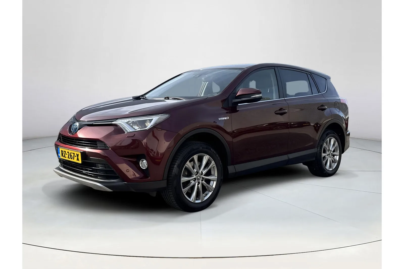 Toyota RAV4 (2017) — foto 1