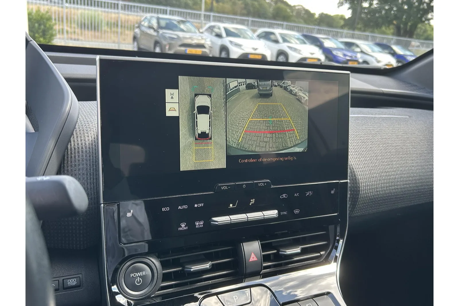 Toyota bZ4X (2024) — foto 1
