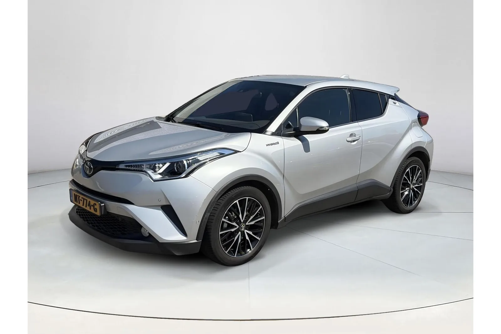 Toyota C-HR (2017) — foto 1