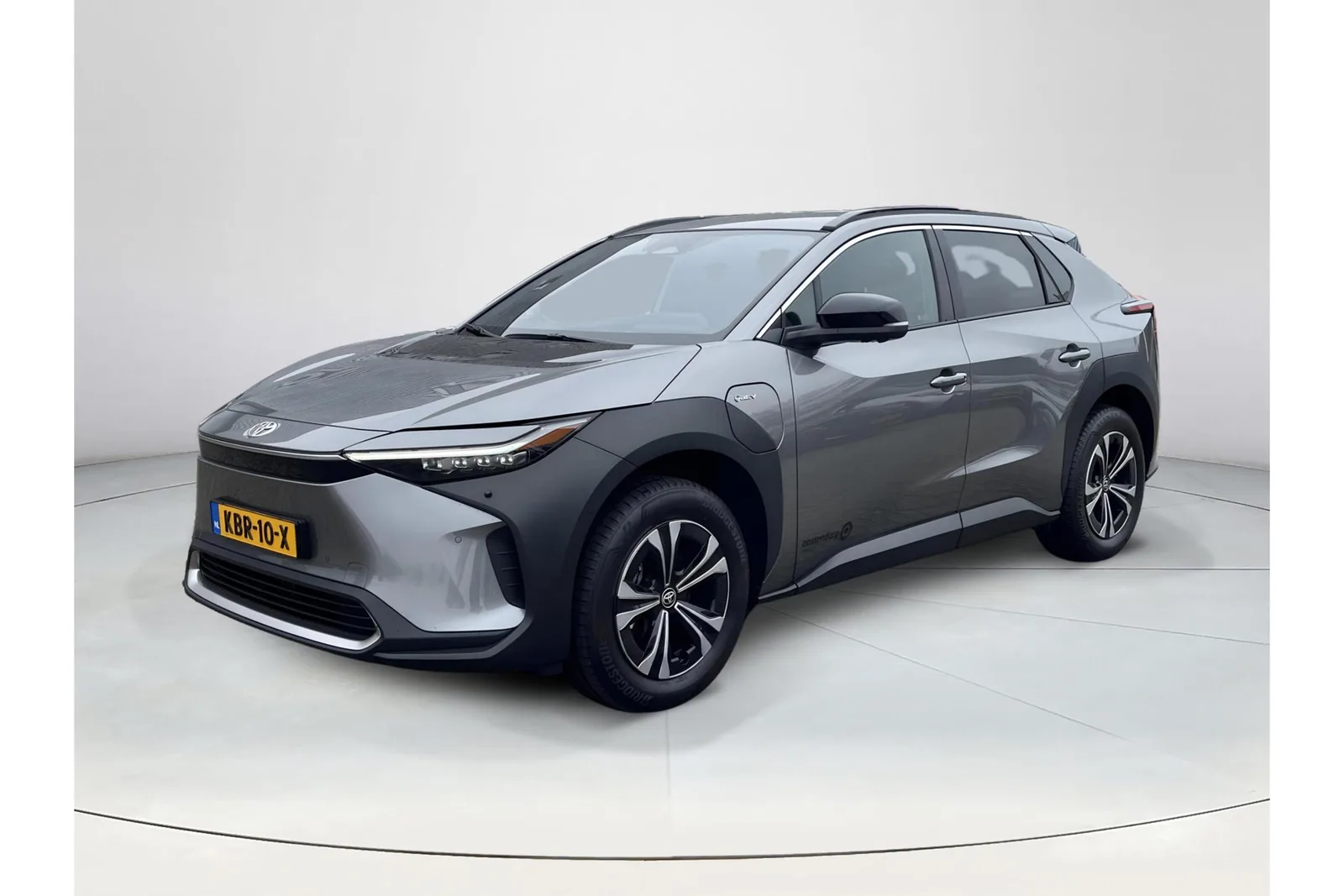 Toyota bZ4X (2026) — foto 1
