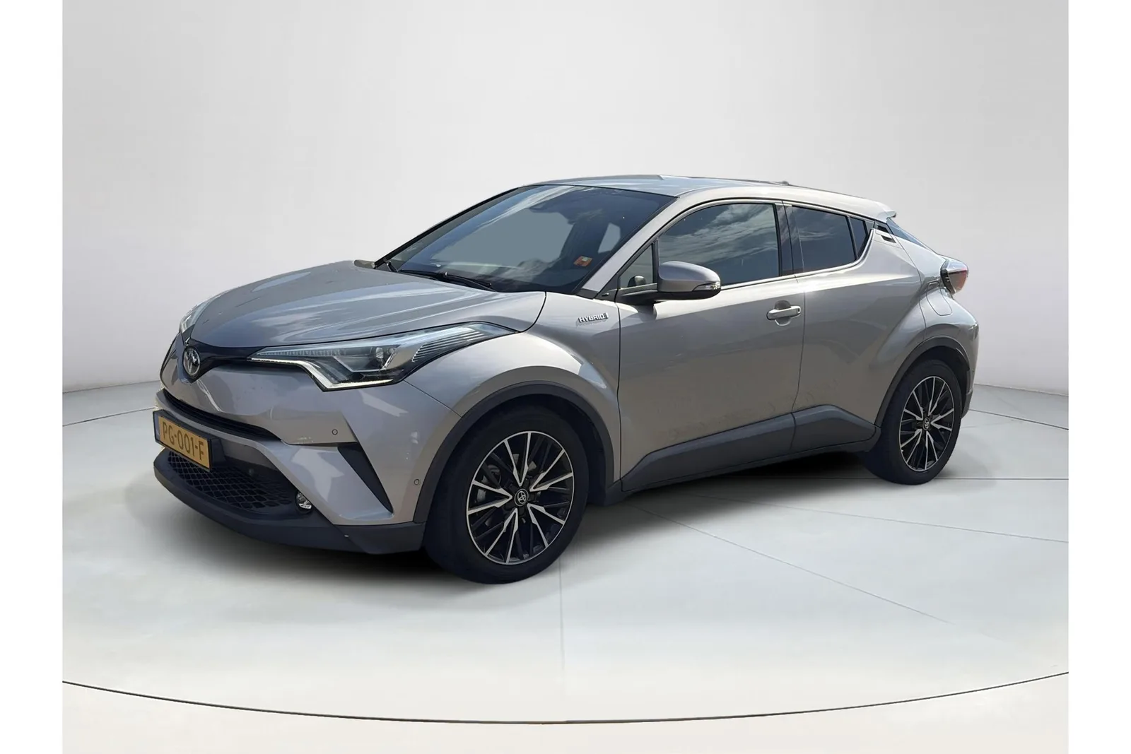 Toyota C-HR (2017) — foto 1