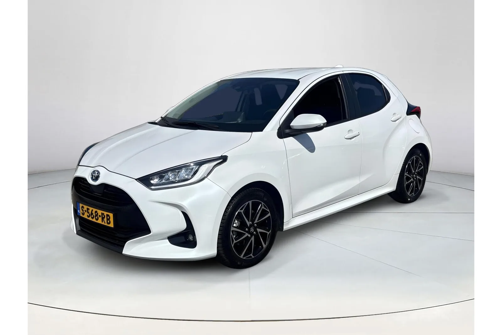 Toyota Yaris (2022) — foto 1