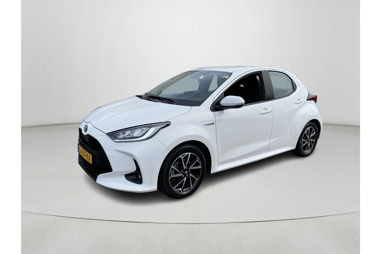 Toyota Yaris (2021) — foto 1