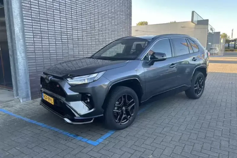 Toyota RAV4 (2025)