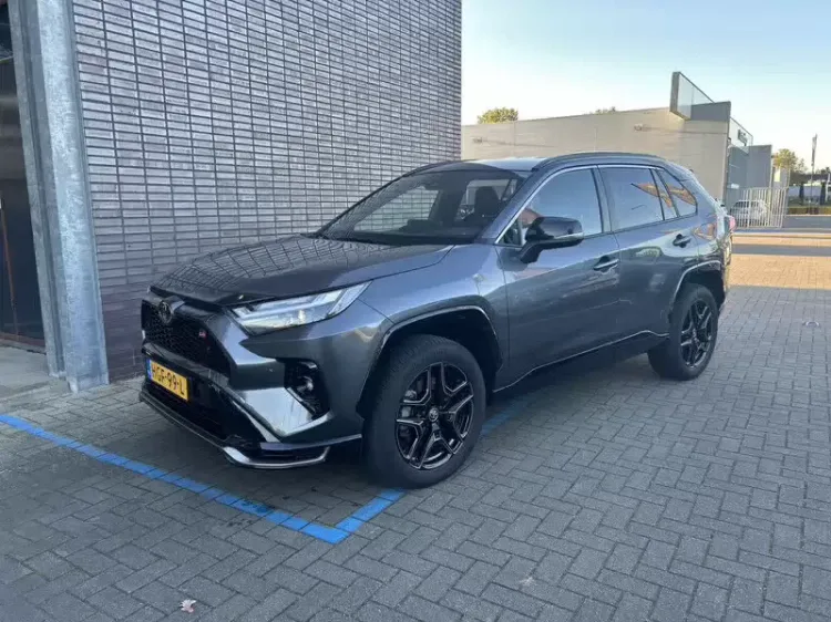 Toyota RAV4 (2025) — foto 1