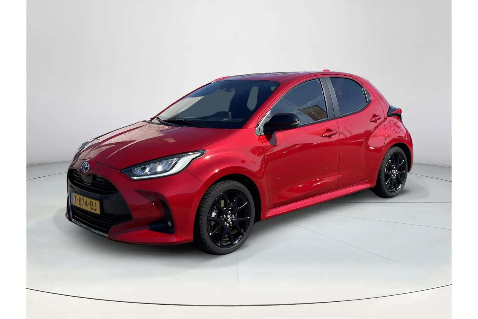 Toyota Yaris (2023) — foto 1