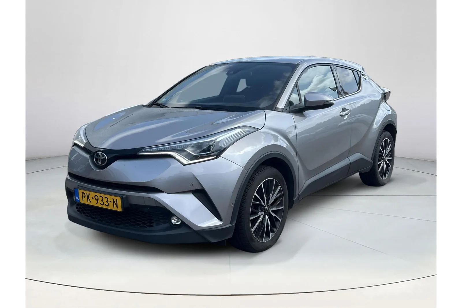 Toyota C-HR (2017) — foto 1
