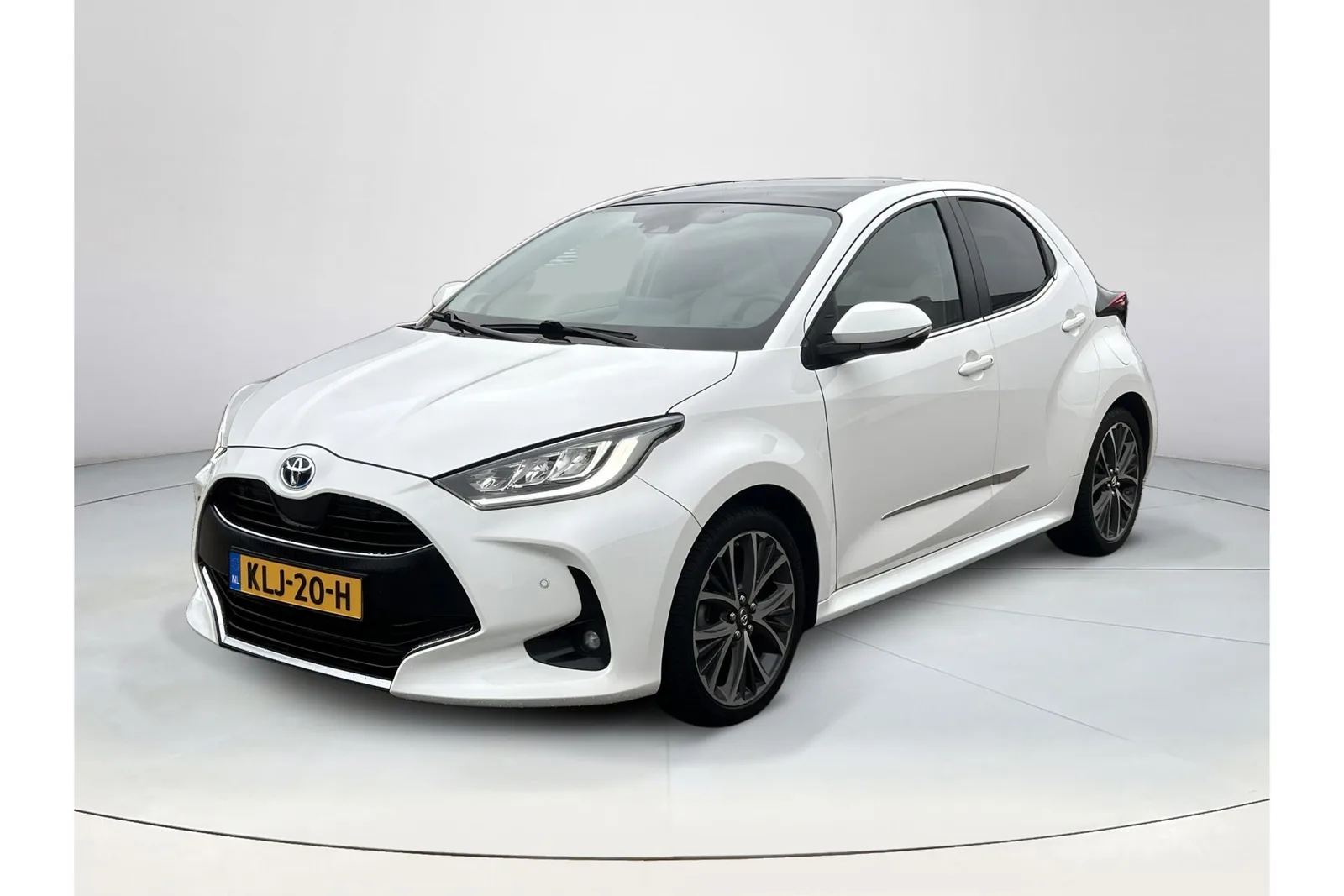 Toyota Yaris (2023) — foto 1