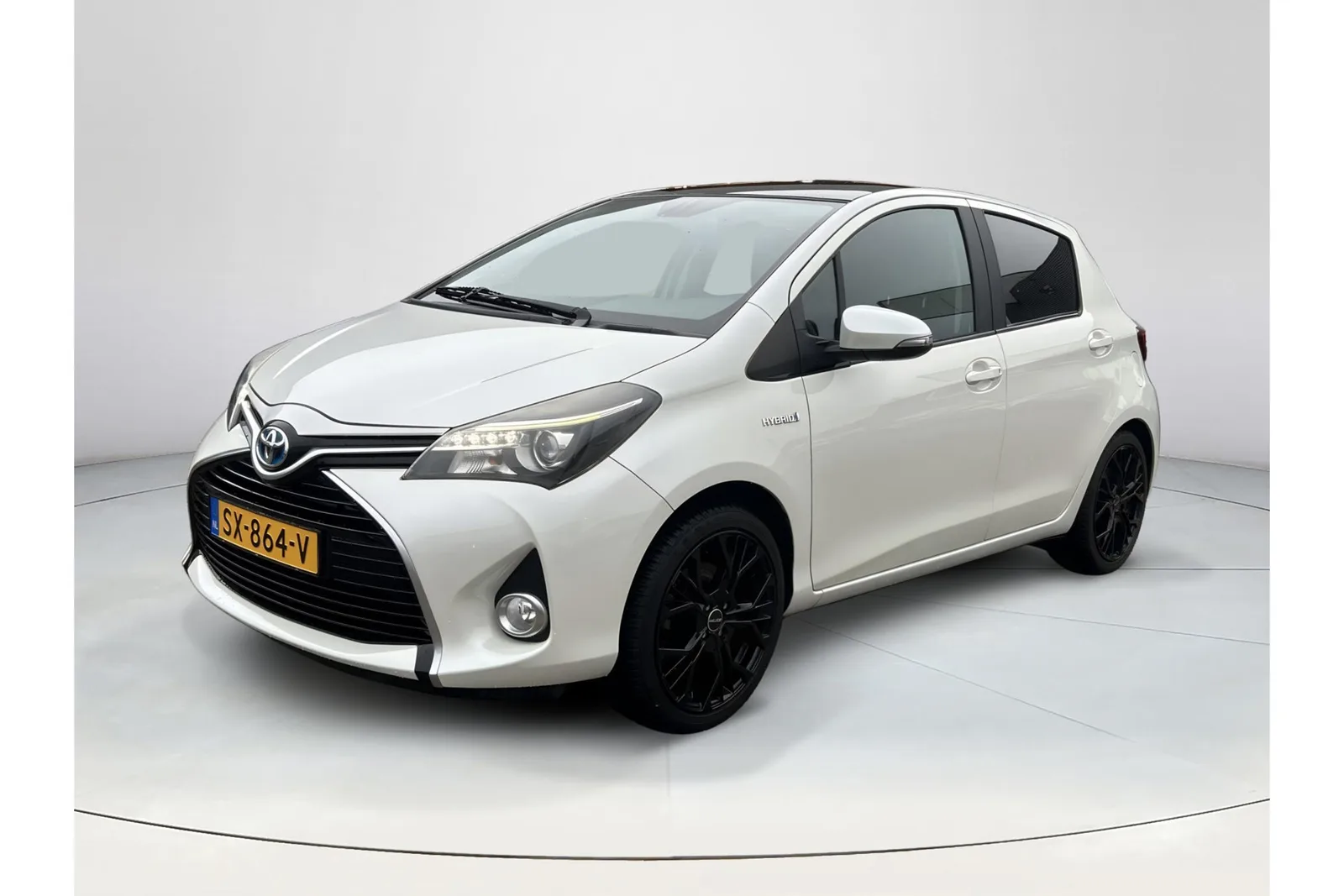 Toyota Yaris (2015) — foto 1
