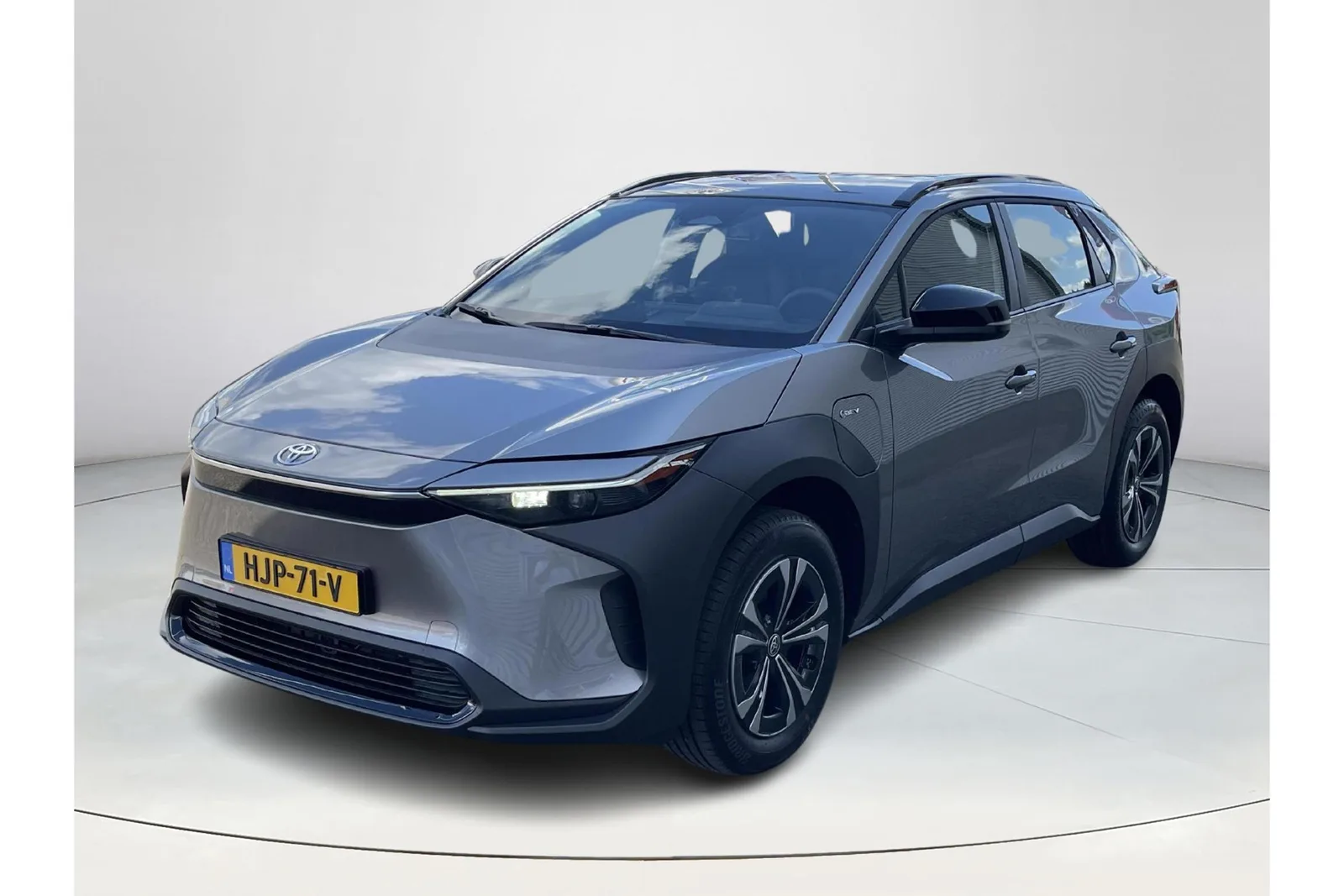 Toyota bZ4X (2025) — foto 1