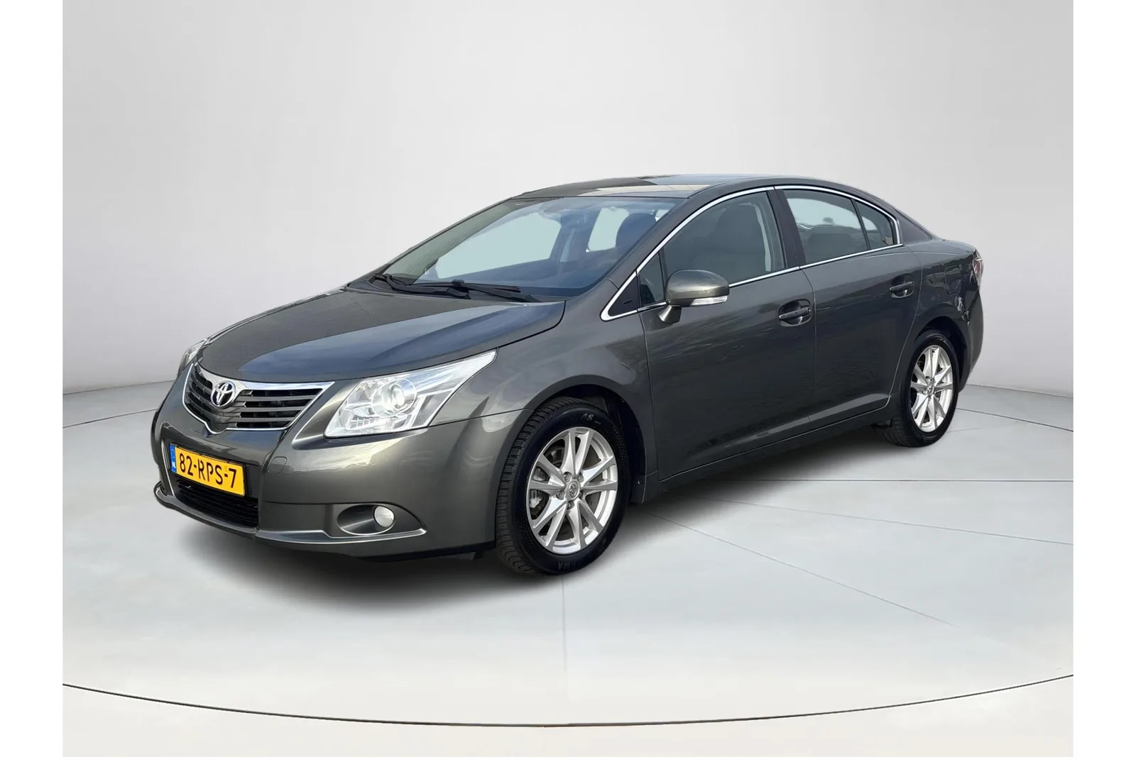 Toyota Avensis (2011) — foto 1