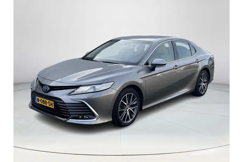 Toyota Camry (2022)