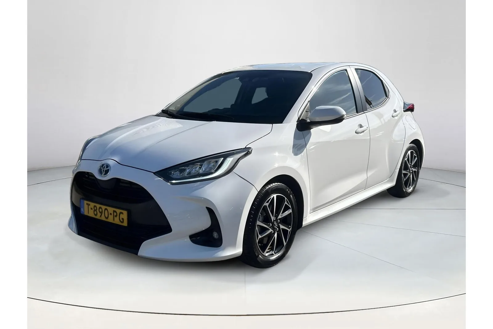 Toyota Yaris (2023) — foto 1
