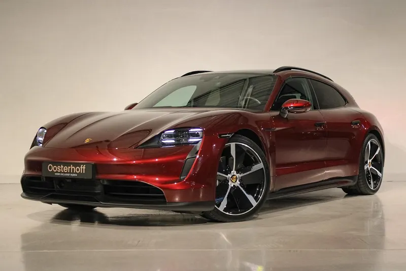 Porsche Taycan (2023)