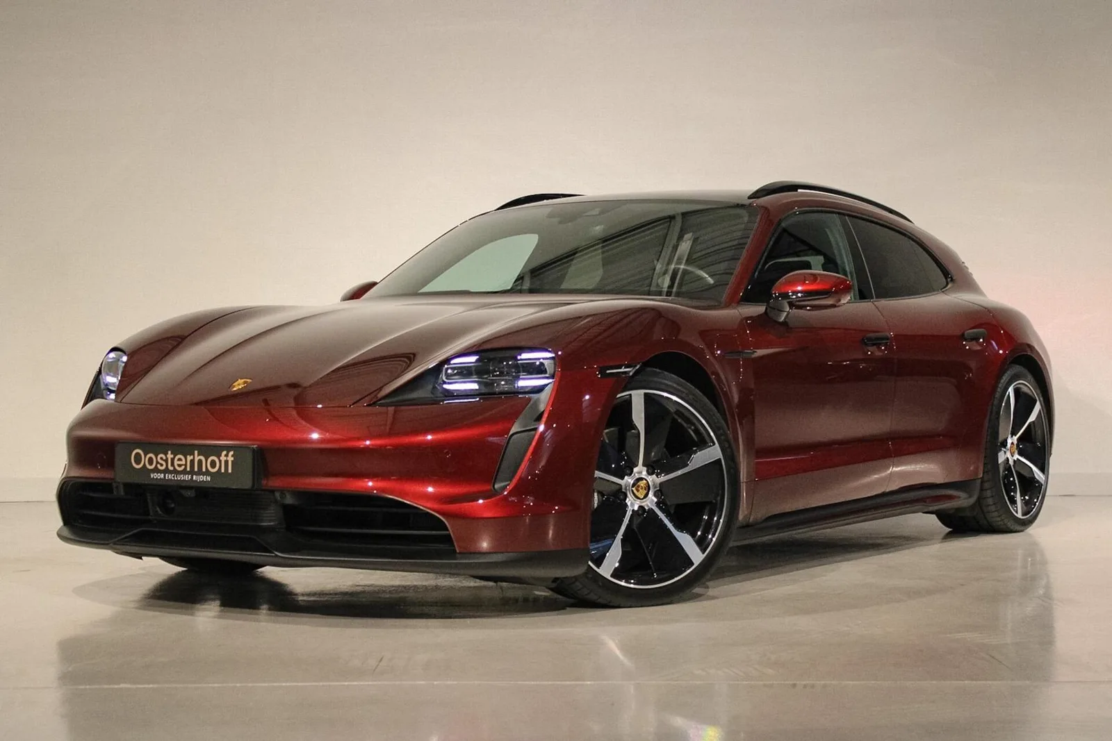 Porsche Taycan (2023) — foto 1