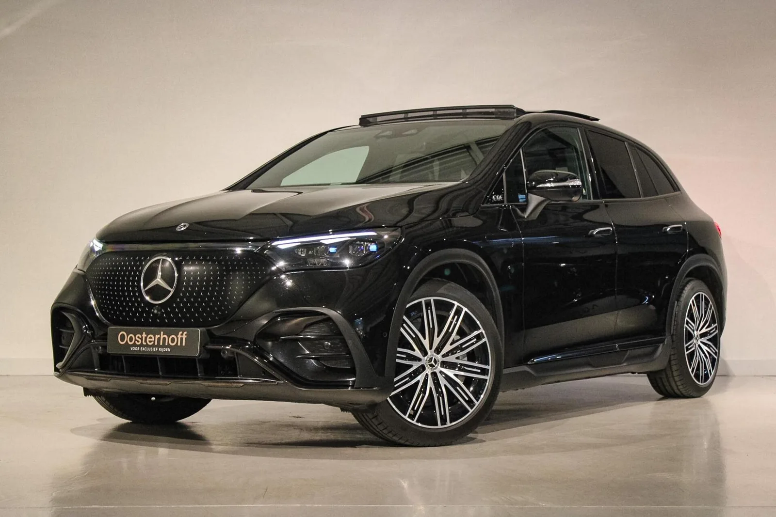 Mercedes-Benz EQE (2023) — foto 1