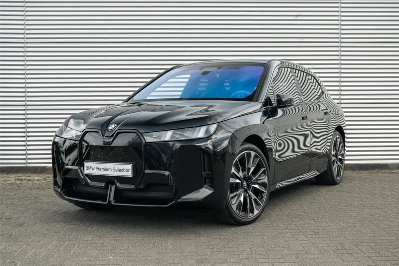 BMW iX (2025)