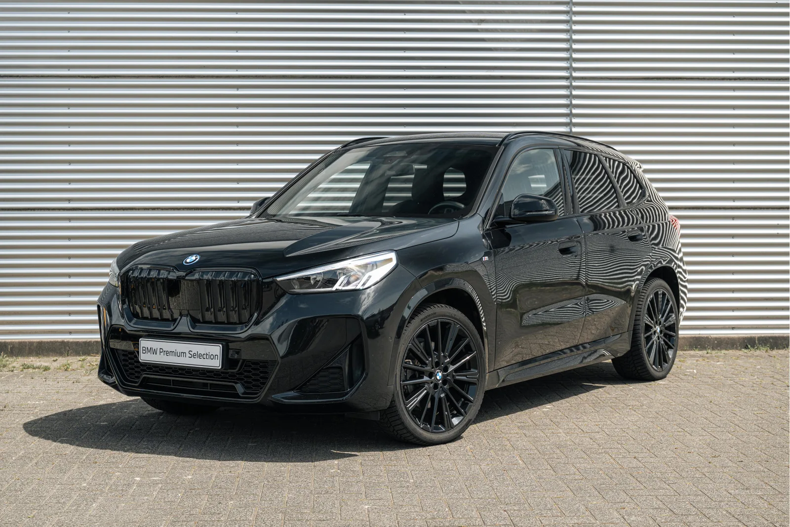 BMW iX1 (2023) — foto 1
