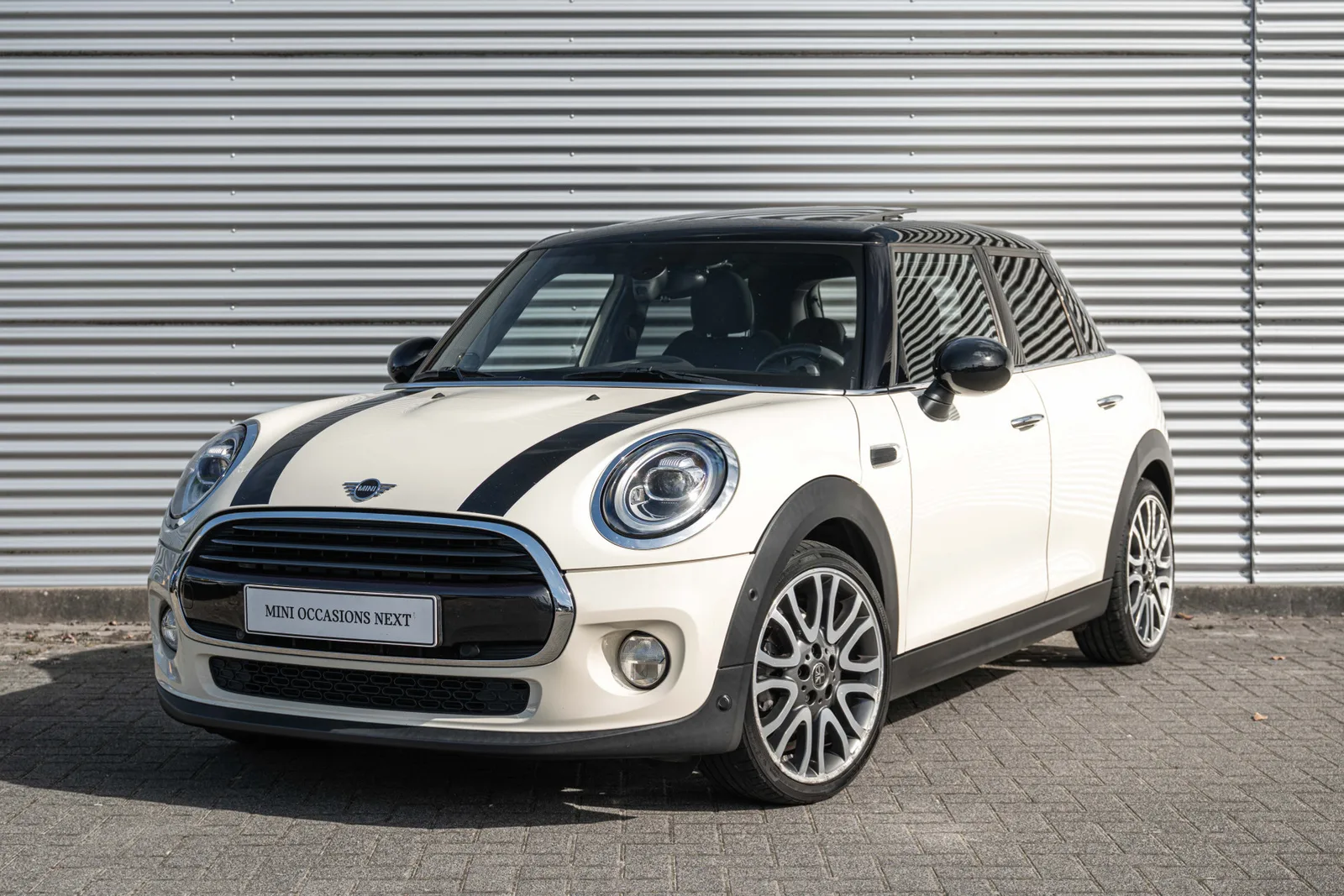 MINI Hatchback (2019) — foto 1