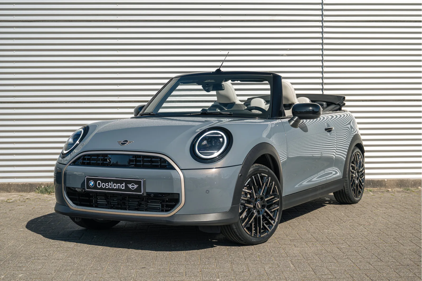 MINI Cabrio (2026) — foto 1