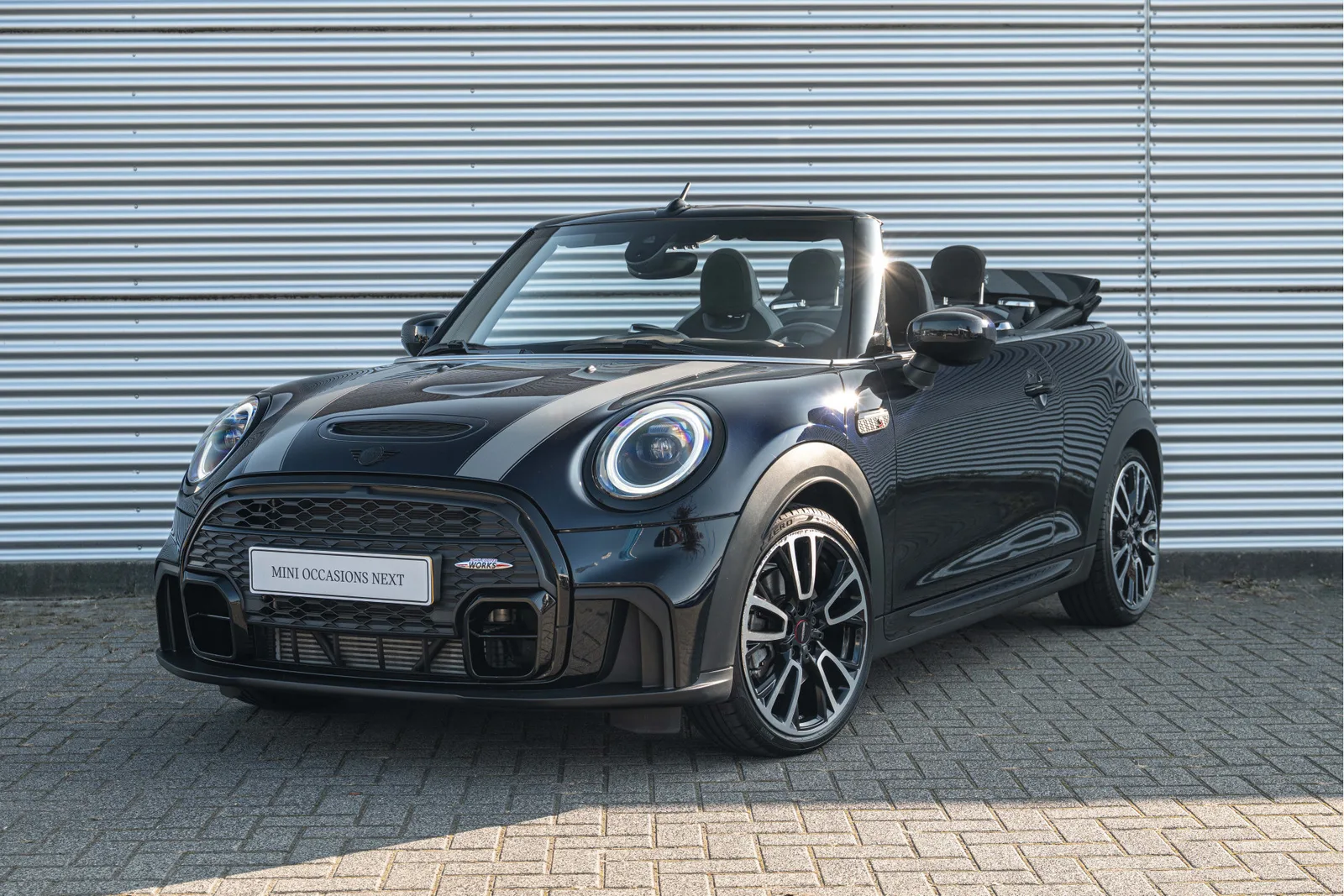 MINI Cabrio (2023) — foto 1