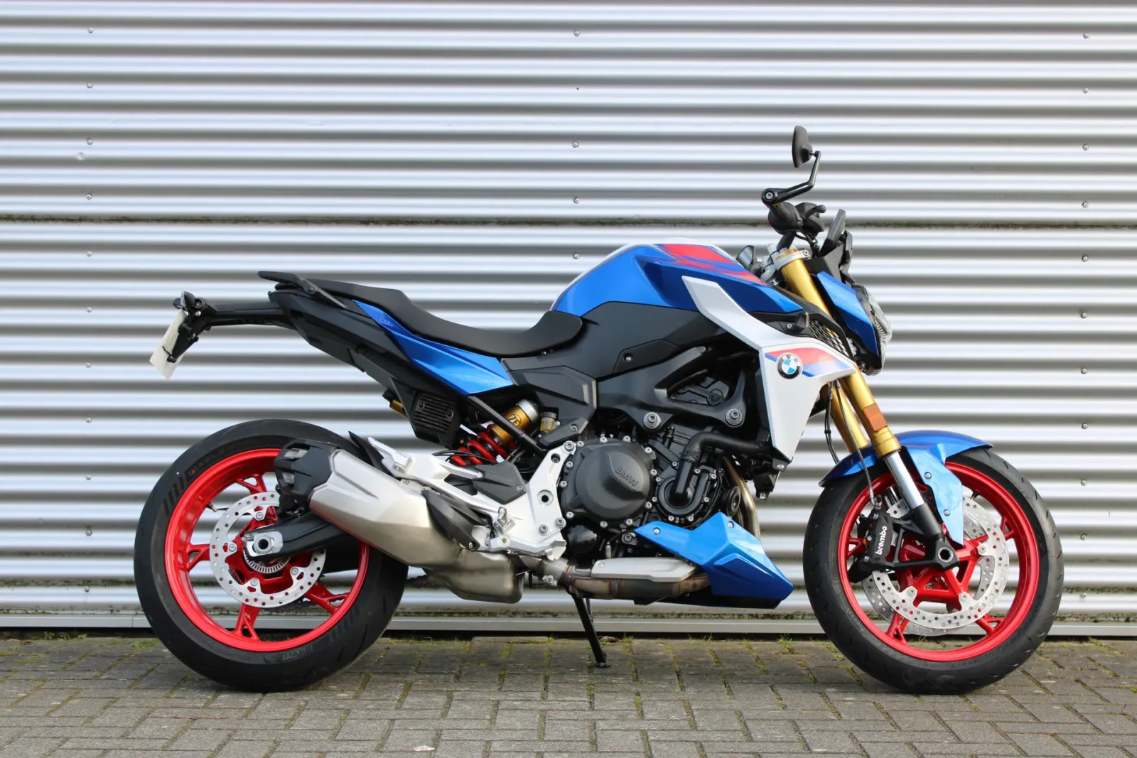 BMW F 900 R (2026) — foto 1