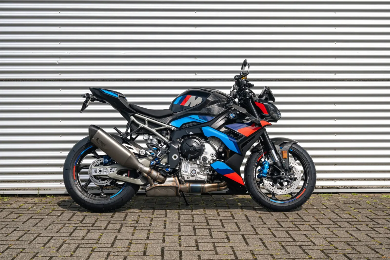 BMW M 1000 R (2026) — foto 1