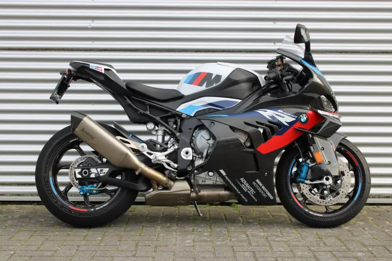 BMW M 1000 RR (2024)