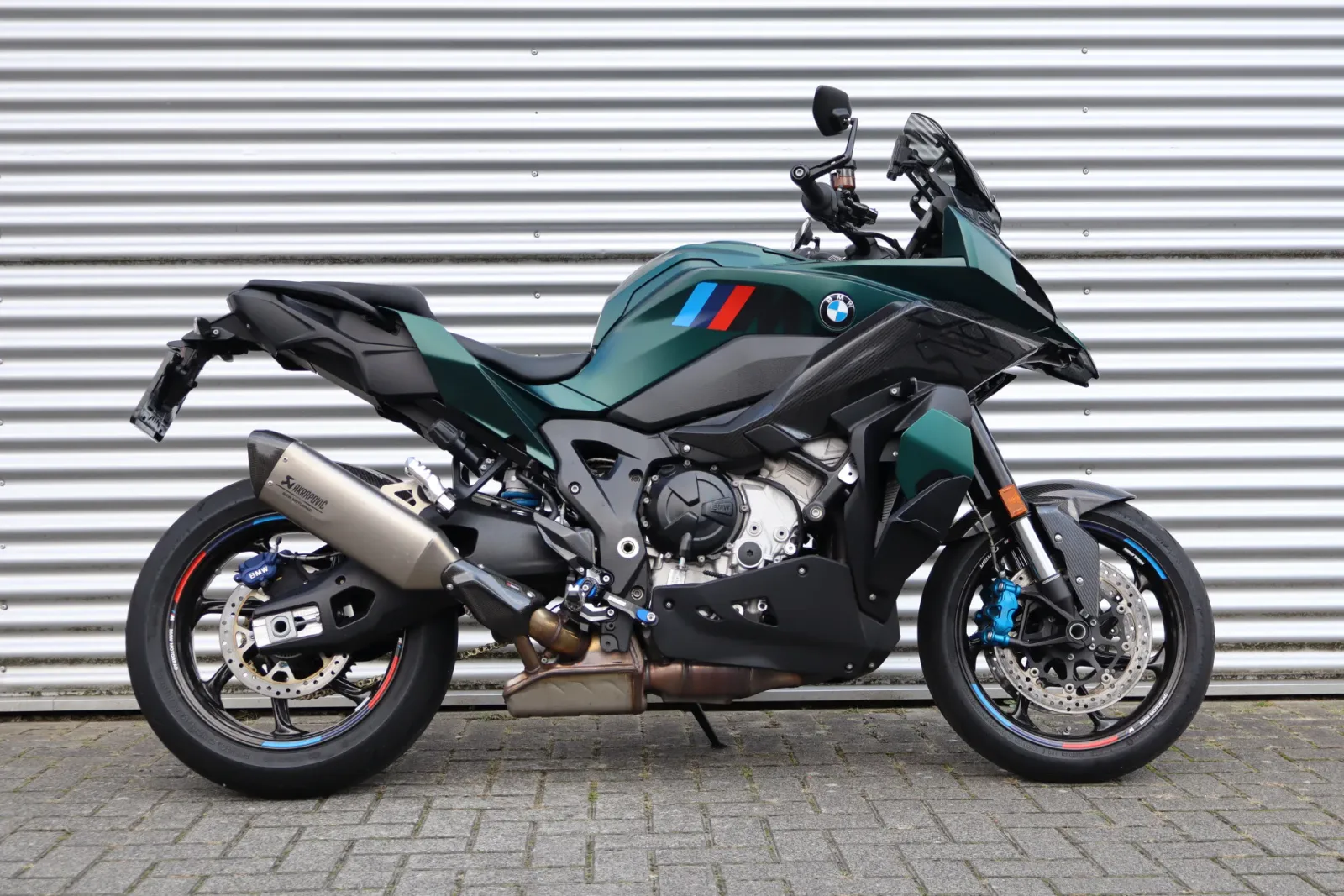 BMW M 1000 XR (2026) — foto 1