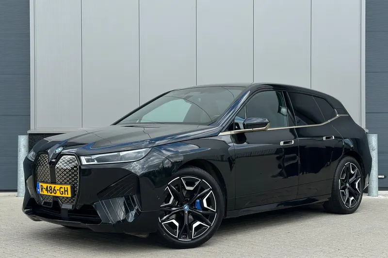 BMW iX (2022)