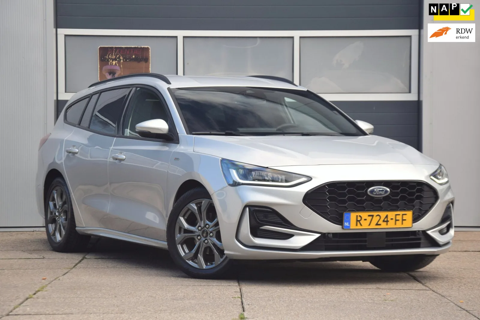 Ford Focus (2022) — foto 1