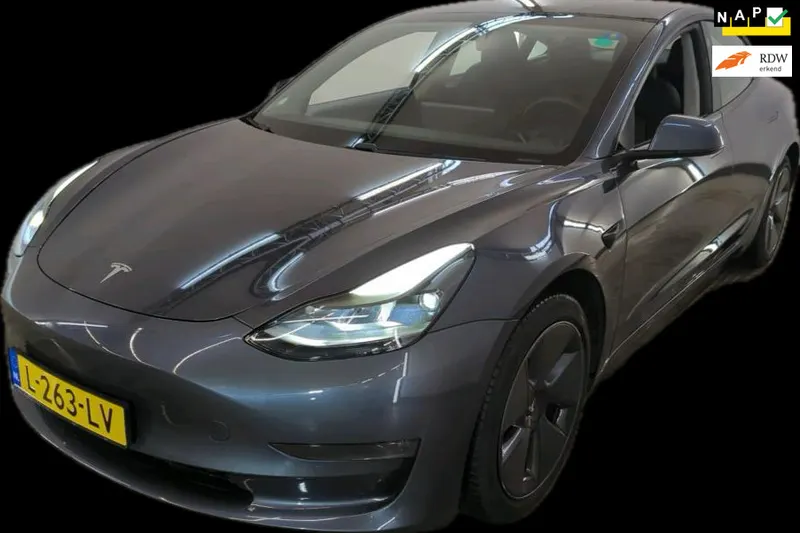 Tesla Model 3 (2021)