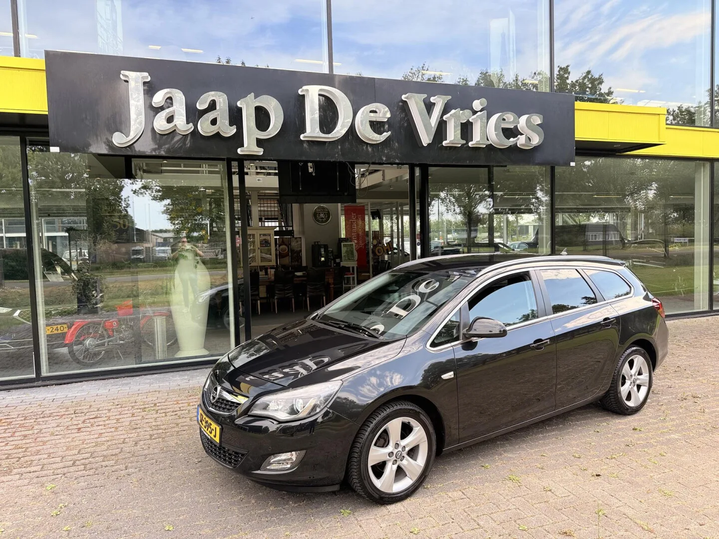 Opel Astra (2012) — foto 1