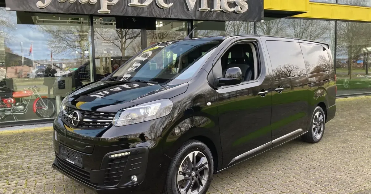Opel Zafira (2020) — foto 1