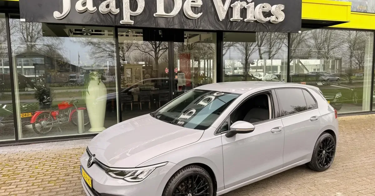 Volkswagen Golf (2021) — foto 1