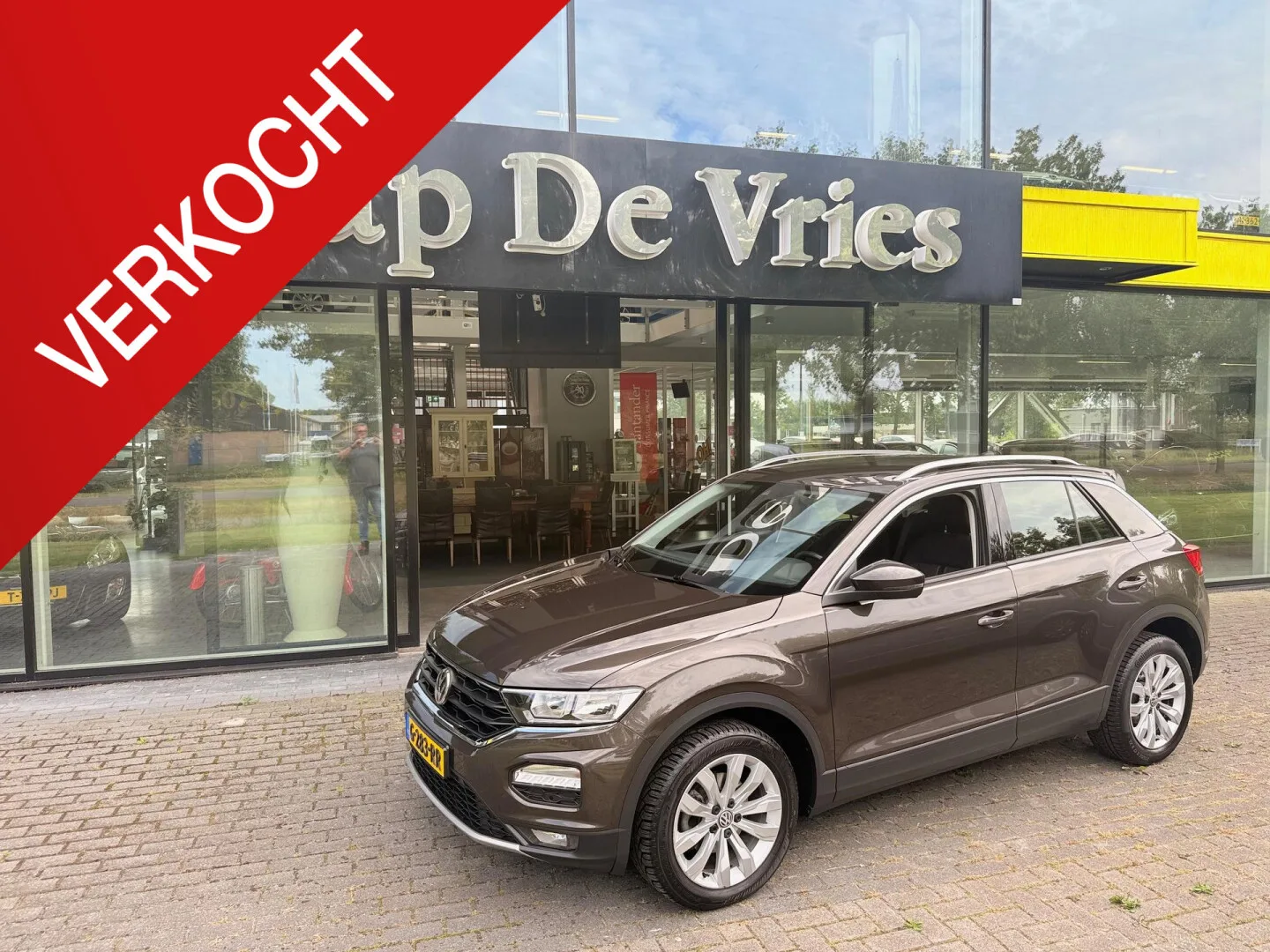 Volkswagen T-Roc (2019) — foto 1