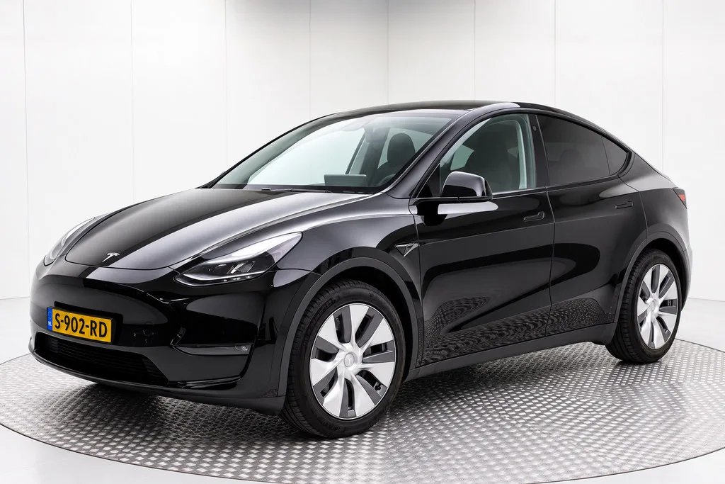 Tesla Model Y (2023) — foto 1