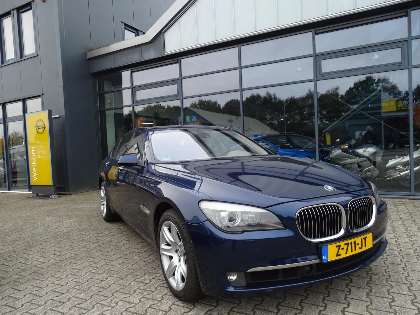BMW 7-Serie (2009) — foto 1