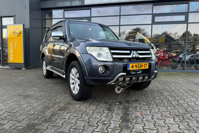 Mitsubishi Pajero (2010)