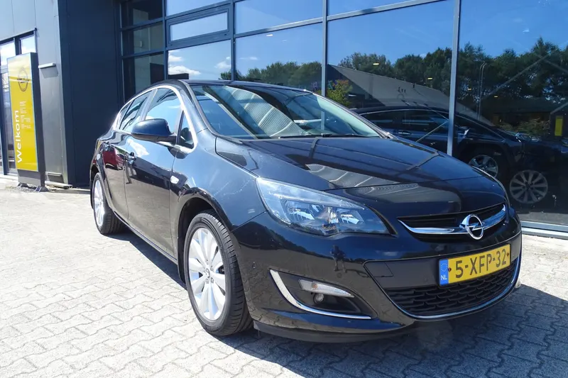 Opel Astra (2014)
