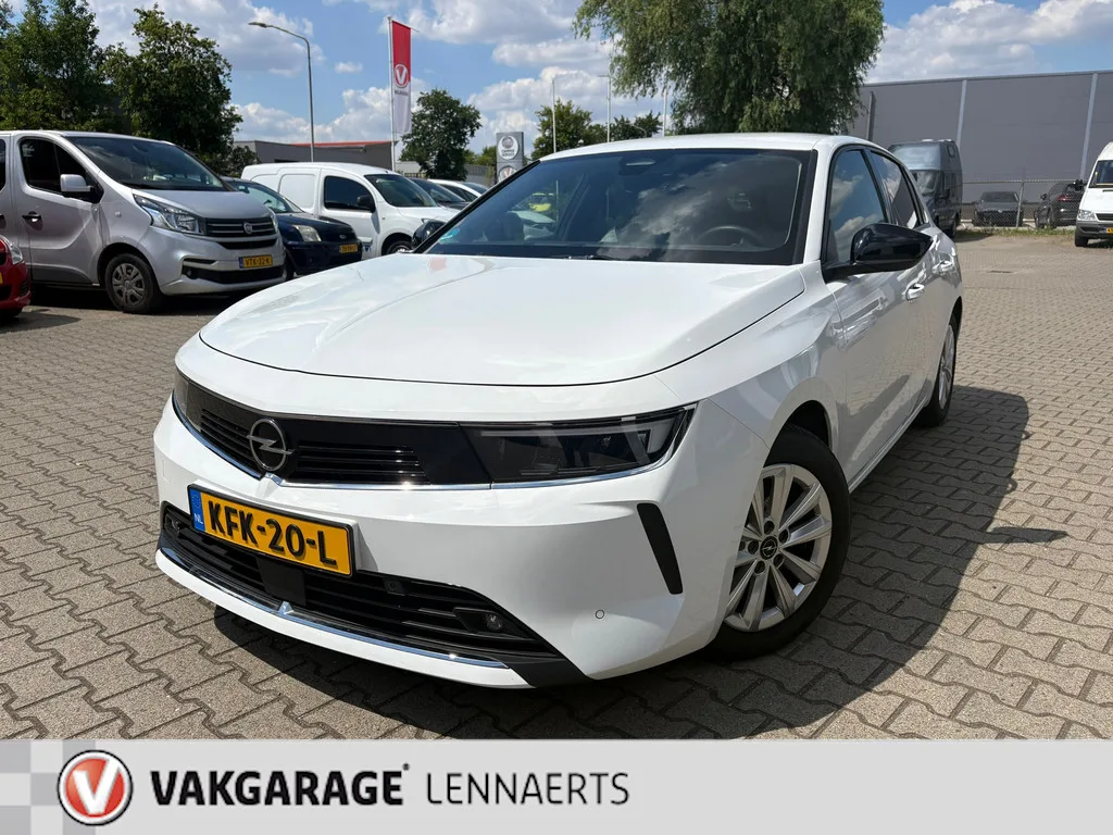 Opel Astra (2023) — foto 1